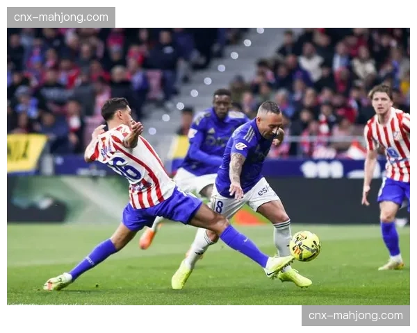 西汉姆联57个失球防守崩盘 三中卫体系难以应对边路冲击