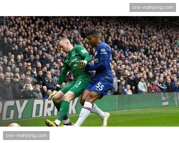 埃弗顿加纳80次抢断位列第二 中场防守覆盖面积广阔 埃弗顿加纳80次抢断位列第二 中场防守覆盖面积广阔